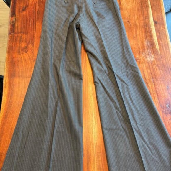 Club Monaco Suit | Grey and blue pinstripe suit | Blazer Size 2 | Pants Size 4 - Picture 14 of 16